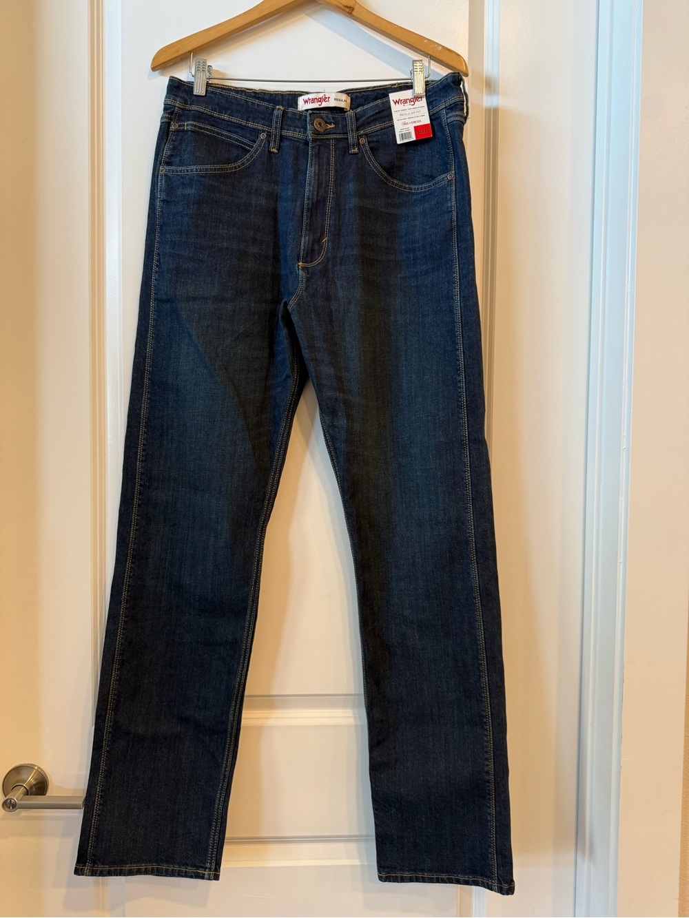 Wrangler Men's Straight Jeans in Dark Indigo